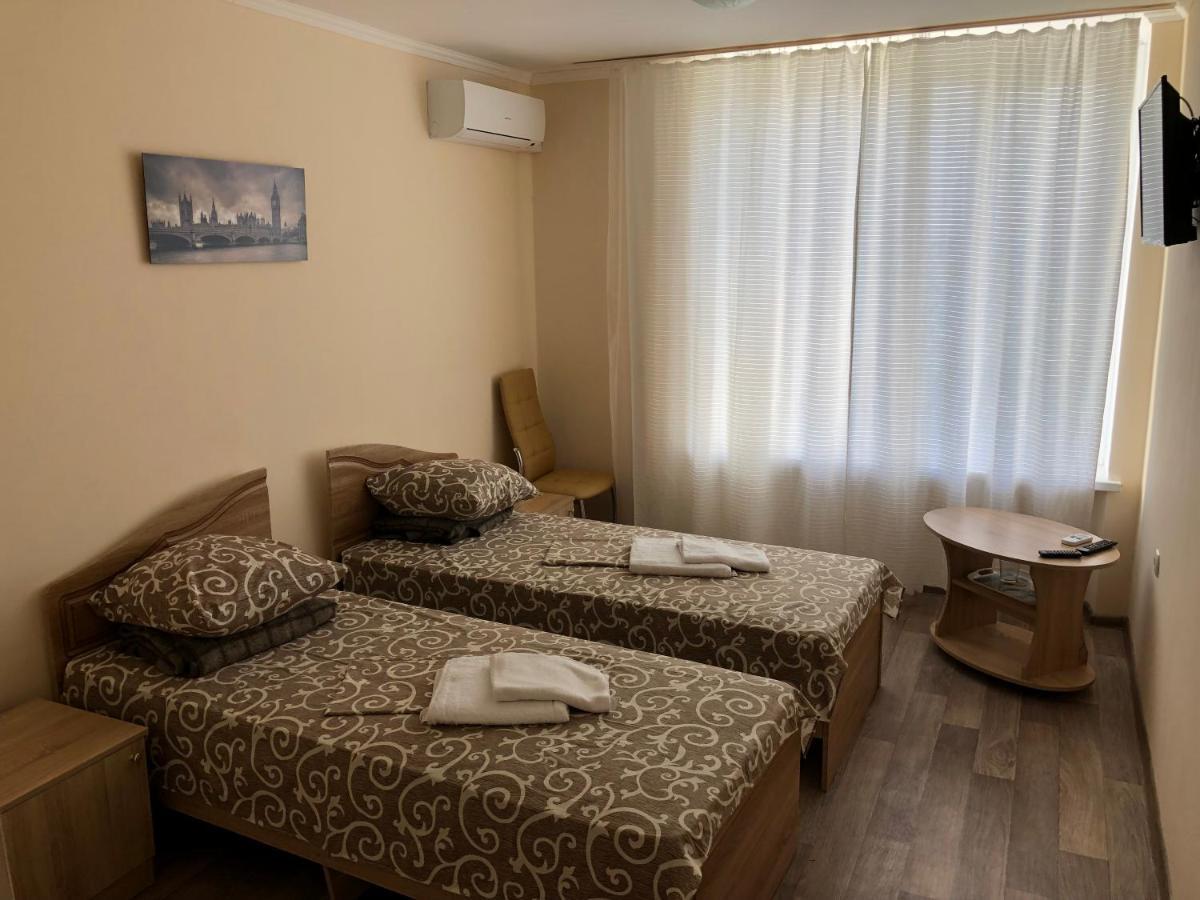 Sportium Hotel Otsjakiv Buitenkant foto